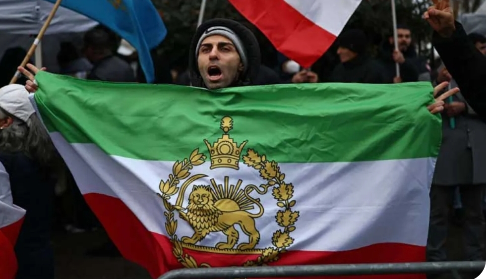 إكس تستبدل علم إيران الحالي بالقديم على منصتها