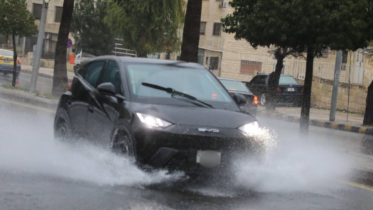طقس العرب: منخفض جوي من الدرجة الثالثة في الأردن الثلاثاء.. أمطار غزيرة للغاية ورياح عاصفة