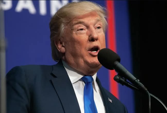 الرئيس الأمريكي يجدد التأكيد على سعي بلاده للسيطرة على غرينلاند