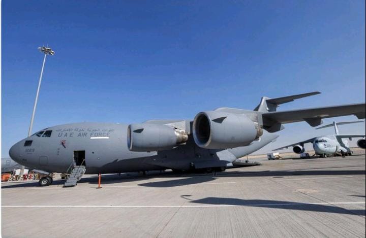 الصومال يحظر الطيران العسكري الإماراتي من أجوائه