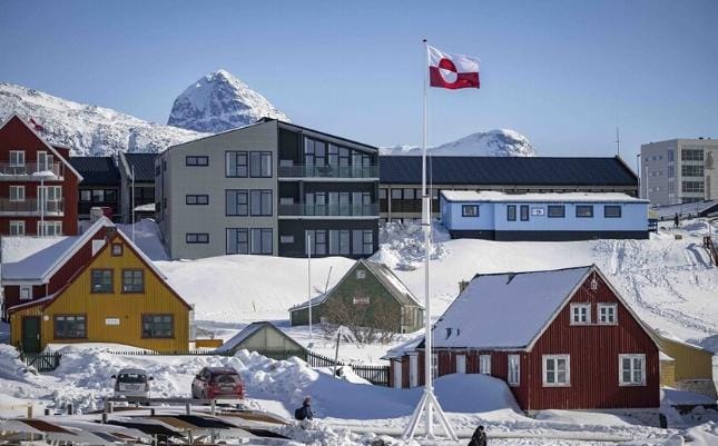 ناشط دنماركي يدعو لنقل بلاط ولي العهد إلى غرينلاند لمواجهة نفوذ واشنطن