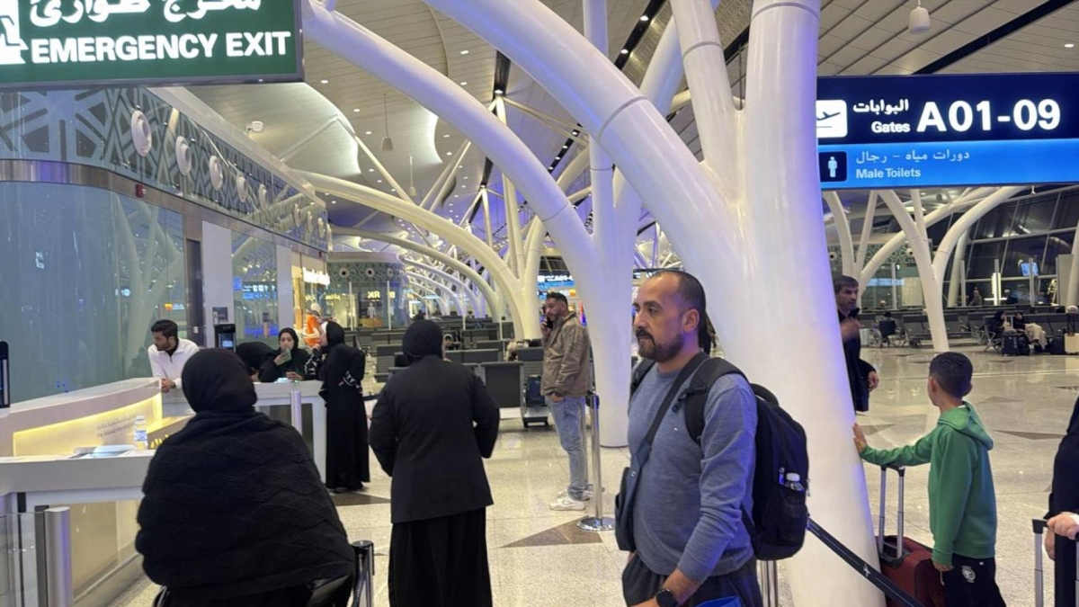 ليلة قاسية لمسافري الملكية في جدة.. استياء واسع بعد تعطل رحلة لمدة 12 ساعة