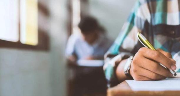 جامعات تعلق الدوام وتؤجل الامتحانات بسبب الأحوال الجوية