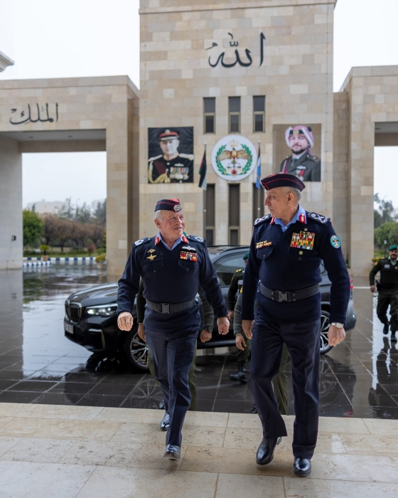 عاجل ...الملك يزور مديرية الأمن العام ويشيد بجهودها في مواجهة الظروف الجوية...صور