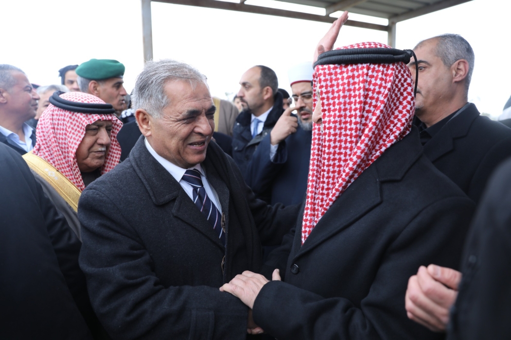 الكابتن الطيار وائل العبداللات يعزي رئيس الديوان الملكي الهاشمي بوفاة شقيقته