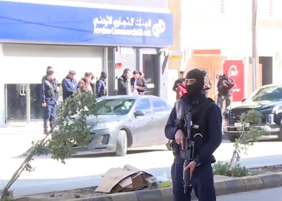 رواية البنك التجاري بعد السطو على فرعه في المفرق