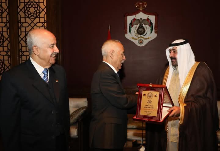 الشيخ هاشم أبو زيد يعزي رئيس الديوان الملكي الهاشمي بوفاة شقيقته أم أنور