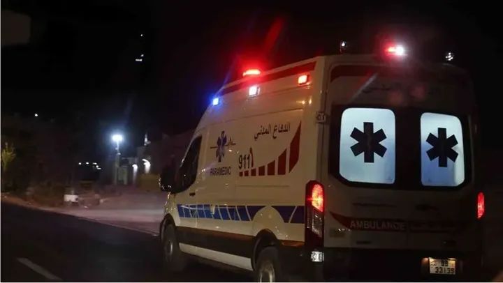 انتشال 4 أشخاص سقطت مركبتهم في قناة الملك عبدالله