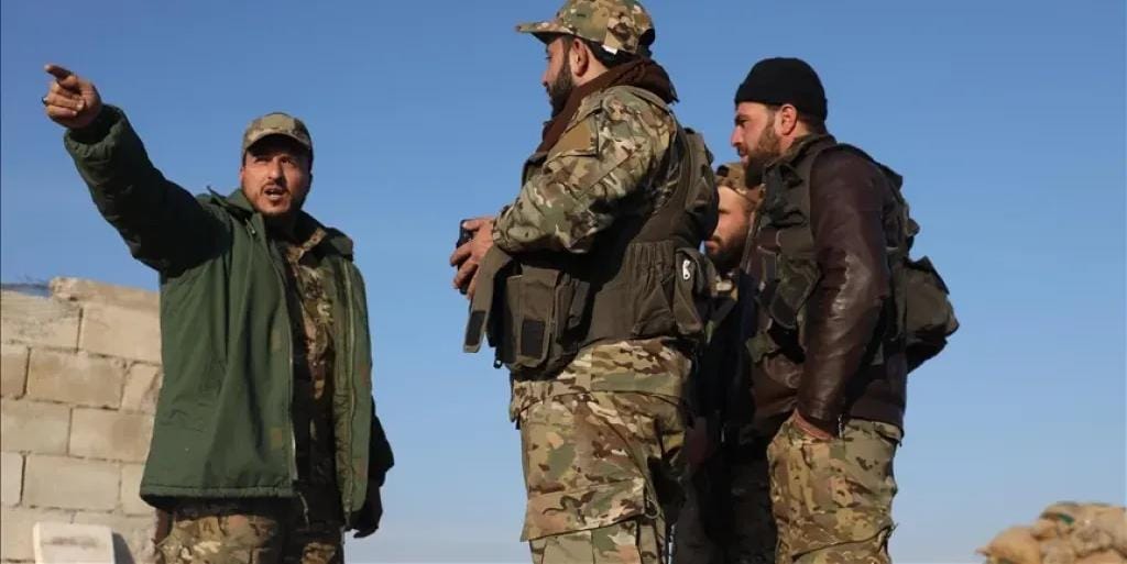 الجيش السوري يعلن بدء الرد على مواقع قسد وقصف قواعده العسكرية