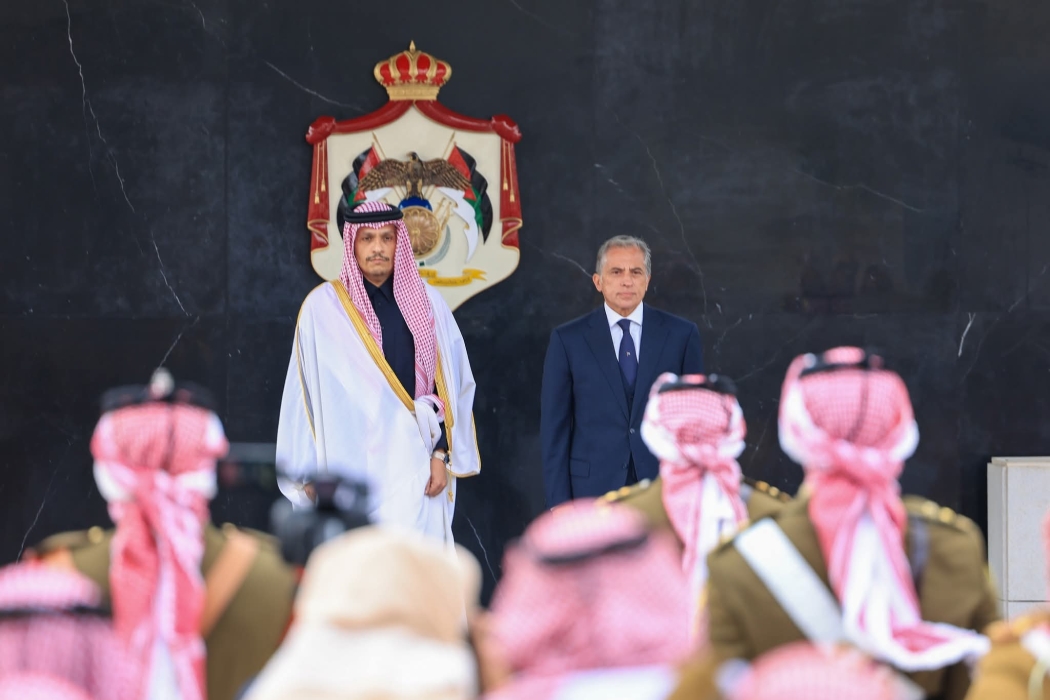 رئيس الوزراء يستقبل رئيس مجلس الوزراء ووزير الخارجية القطري