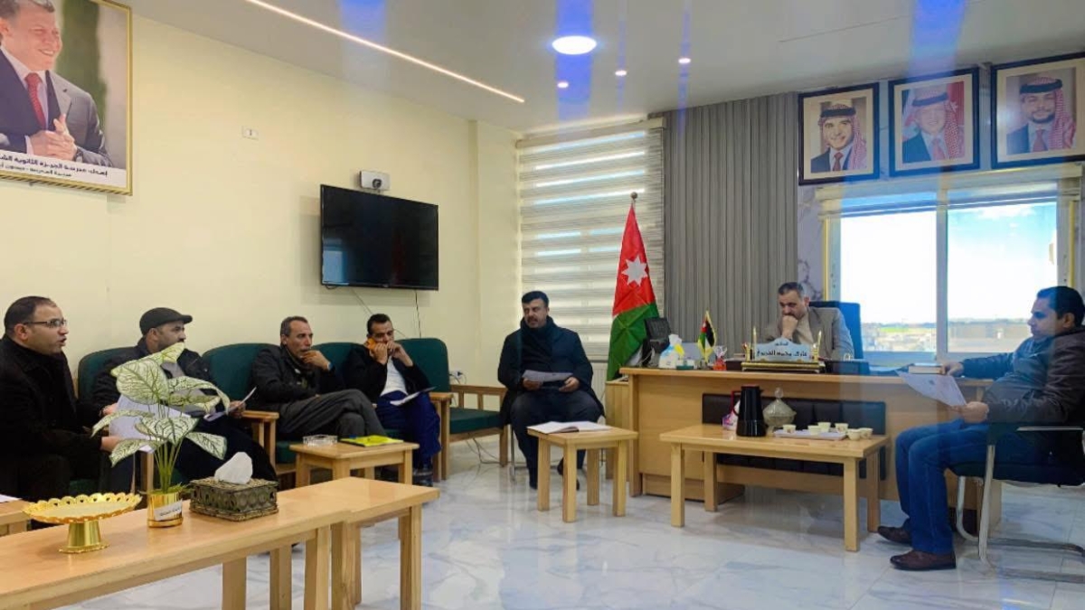 الجريري يتراس انعقاد مجموعة التركيز لمناقشة اسس صرف المنحة التطويرية للمدارس والمديريات.