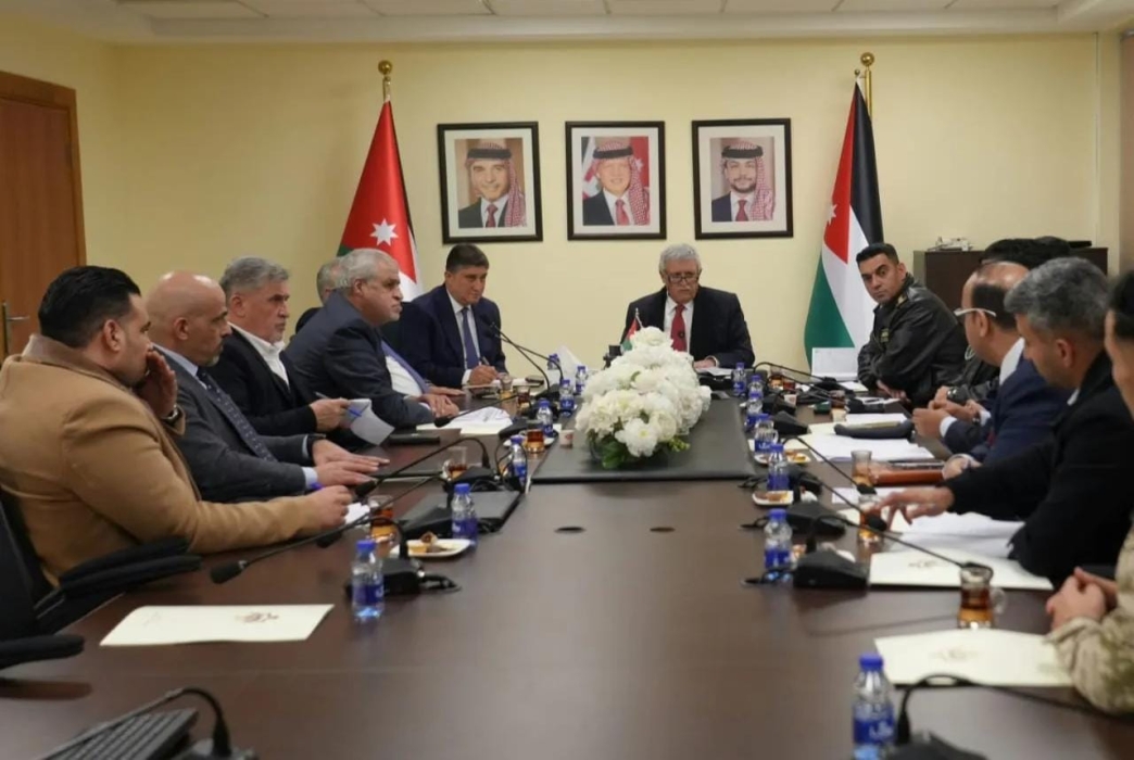 وزير النقل يبحث تطوير منظومة نقل متعدد في لواء البترا