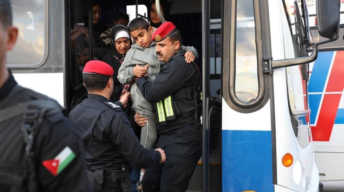 القوات المسلحة تجلي دفعة جديدة من أطفال غزة المرضى للعلاج في المملكة