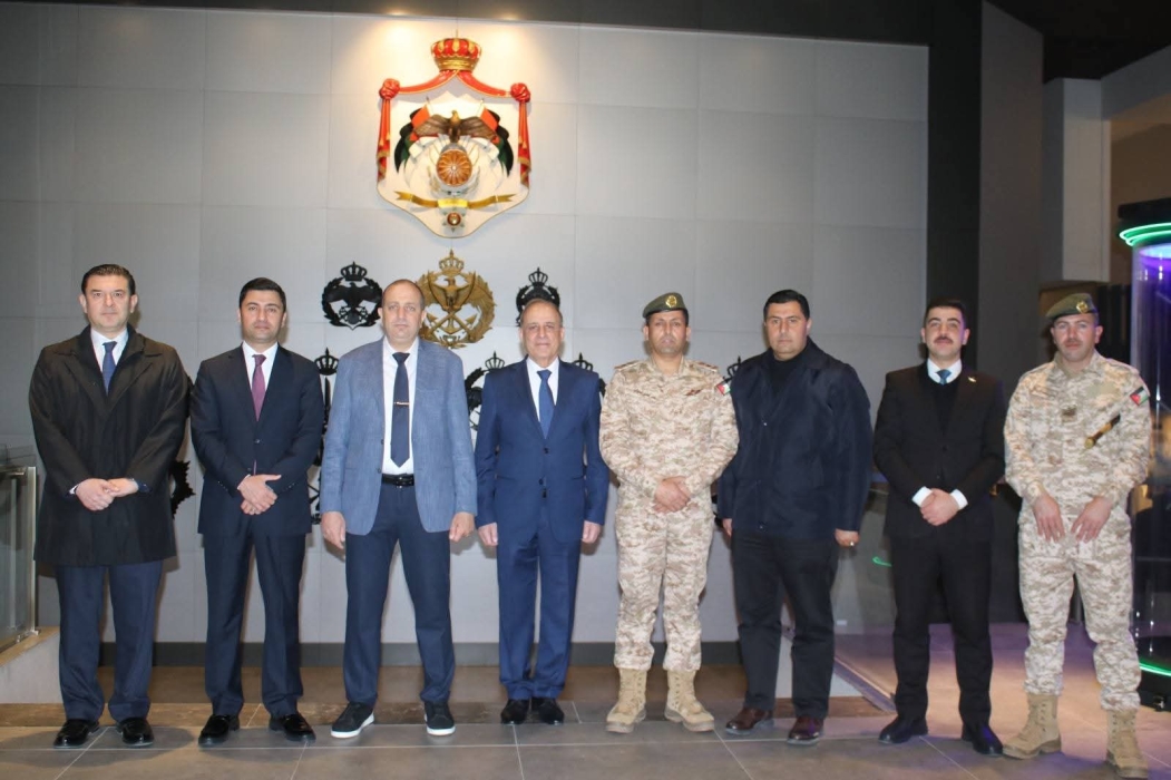 وزير الرياضة والشباب السوري يزور صرح الشهيد في عمّان...صور