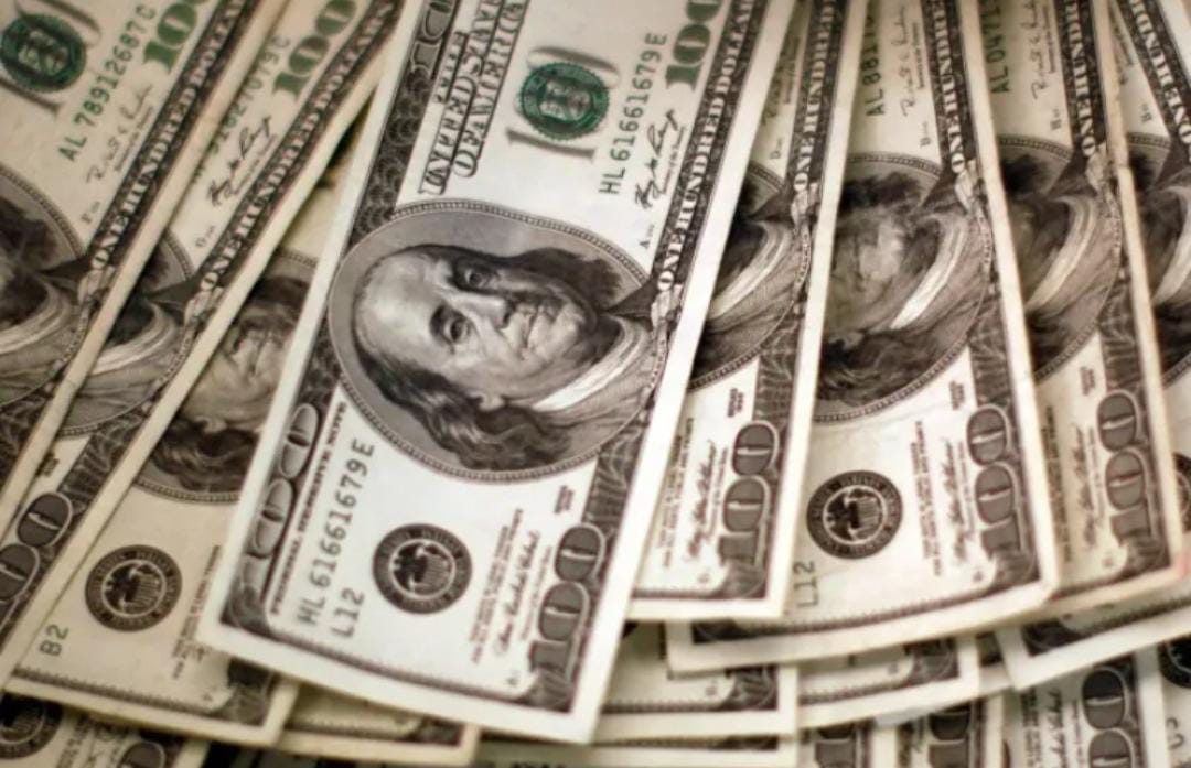 تراجع الدولار لأدنى مستوياته في أسبوع