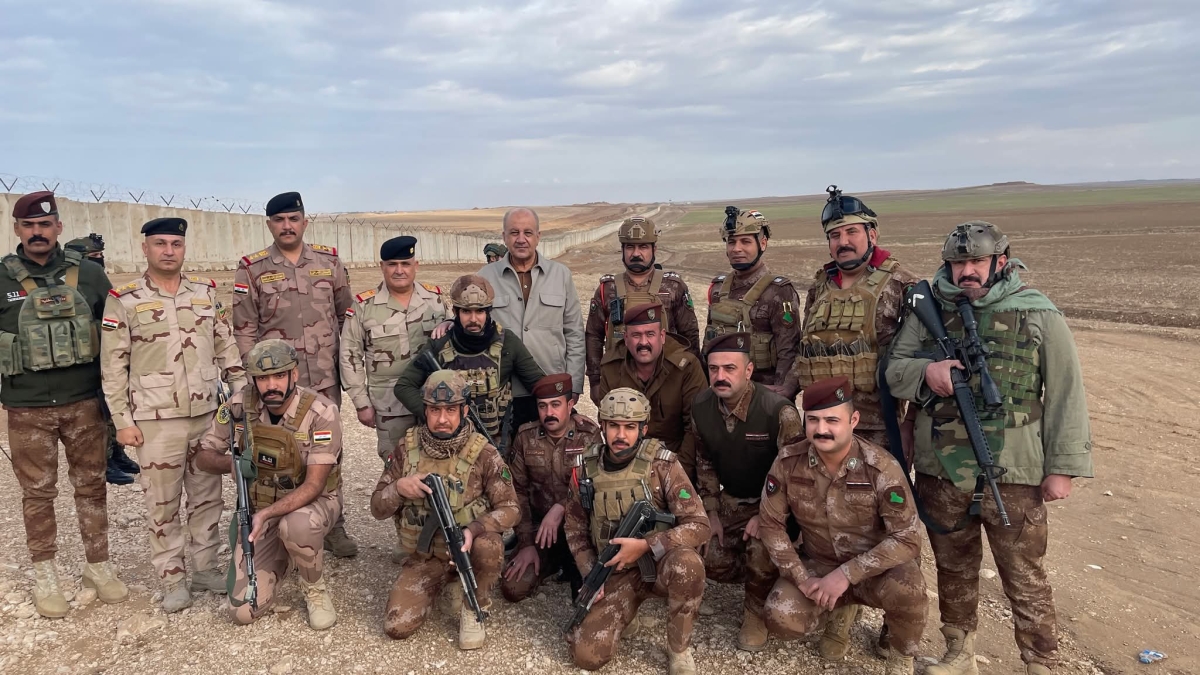 وزير الدفاع العراقي  يؤكد سيطرة القوات الأمنية على الحدود العراقية