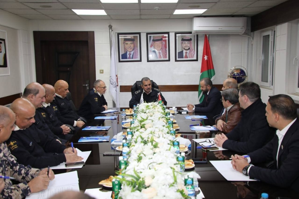 لقاء بين مدير الجمارك الأردنية ووفد فلسطيني لتعزيز العلاقات الاقتصادية