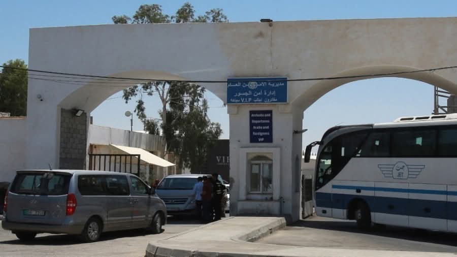 مصدر أمني يوضح أسباب الأزمات التي يشهدها جسر الملك حسين....تفاصيل