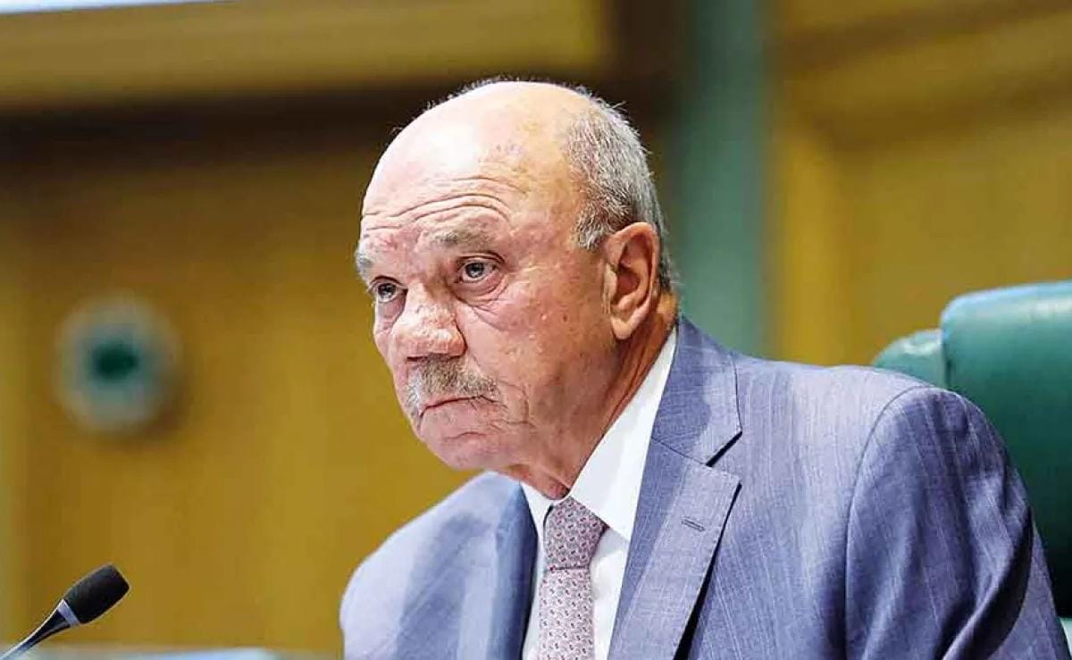 الفايز يدعو الشباب للتصدي إلى حملات خارجية تستهدف الأردن
