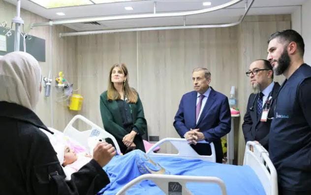 الأميرة دينا مرعد تزور المستشفى التخصصي وتتابع أوضاع مرضى غزة