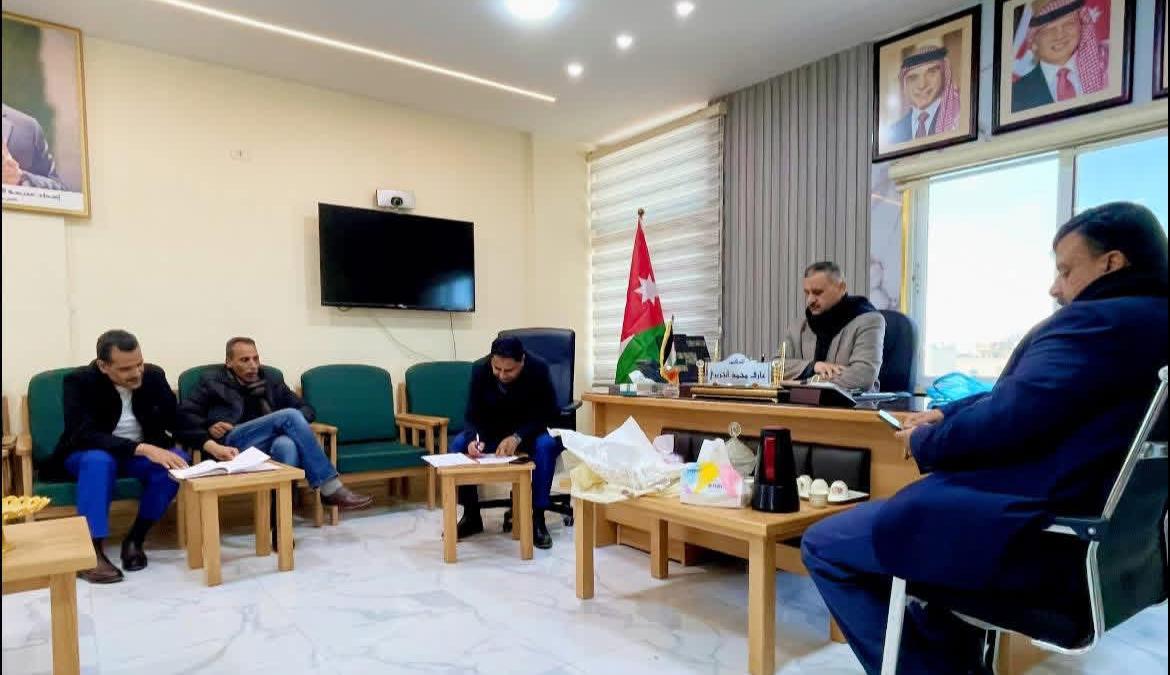 الجريري يتراس اجتماع لجنة التربية في لواء الجيزة