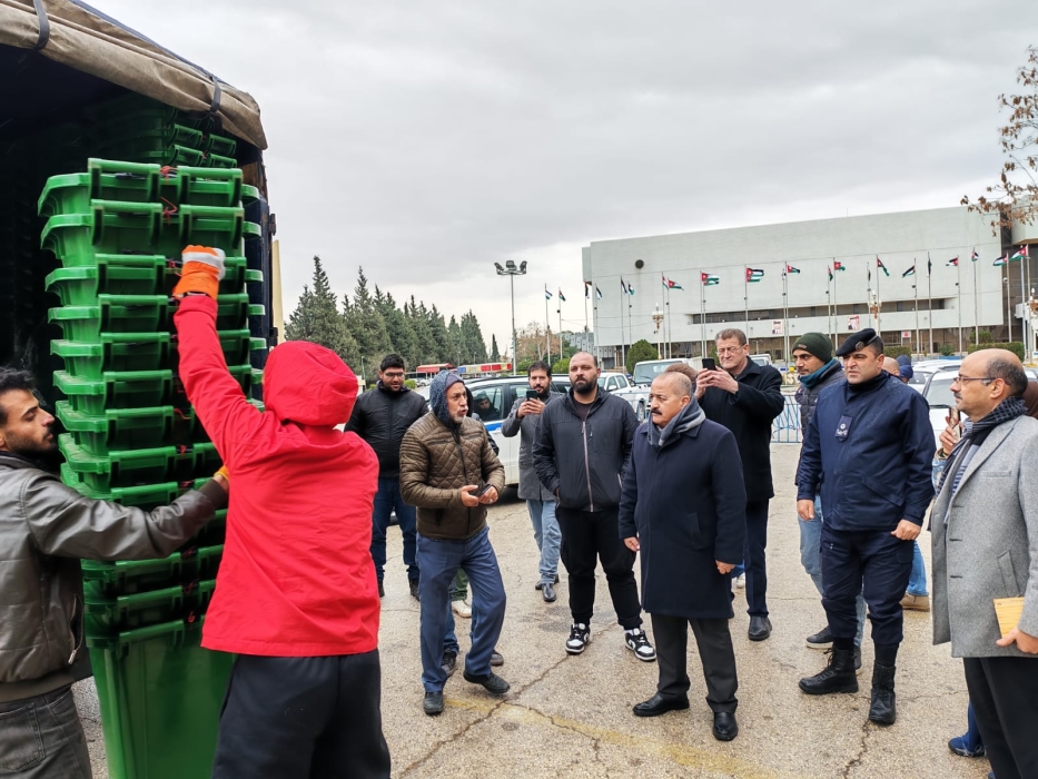 توزيع 435 حاوية معدنية على بلديات في الشمال للحد من الإلقاء العشوائي للنفايات