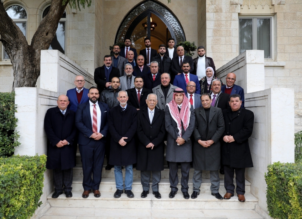 العيسوي خلال لقائه وفدا ثقافيا وشبابيا..صور