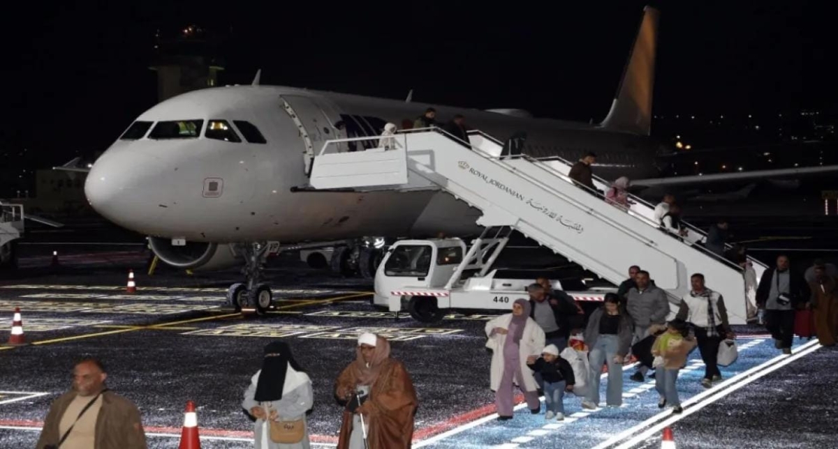 مطار عمّان يستقبل أول طائرة بعد تشغيله