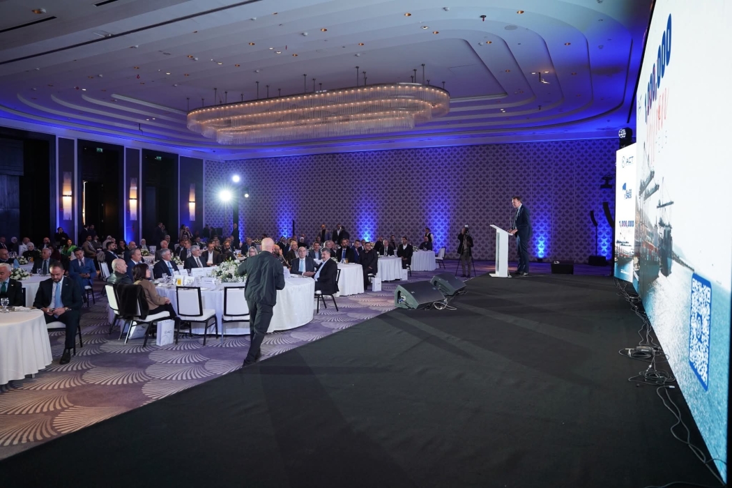 ميناء حاويات العقبة تحتفي بإنجازها التشغيلي التاريخي بمناولة مليون حاوية نمطية عام 2025