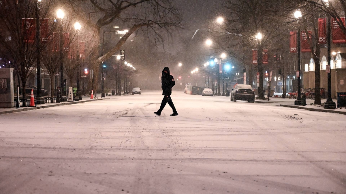 شلل تام يجتاح الولايات المتحدة.. العاصفة القطبية تضرب الشرق وترمب يسخر: أين الاحتباس الحراري؟