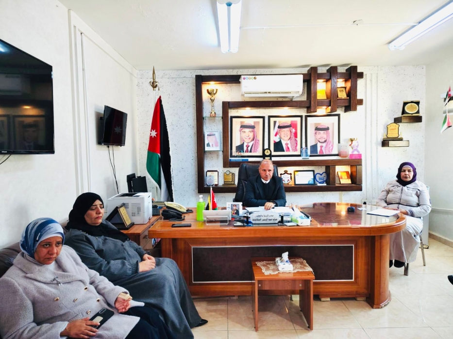 السفاسفة يترأس اجتماع رؤساء الأقسام في تربية البادية الجنوبية لبحث جاهزية الفصل الدراسي الثاني