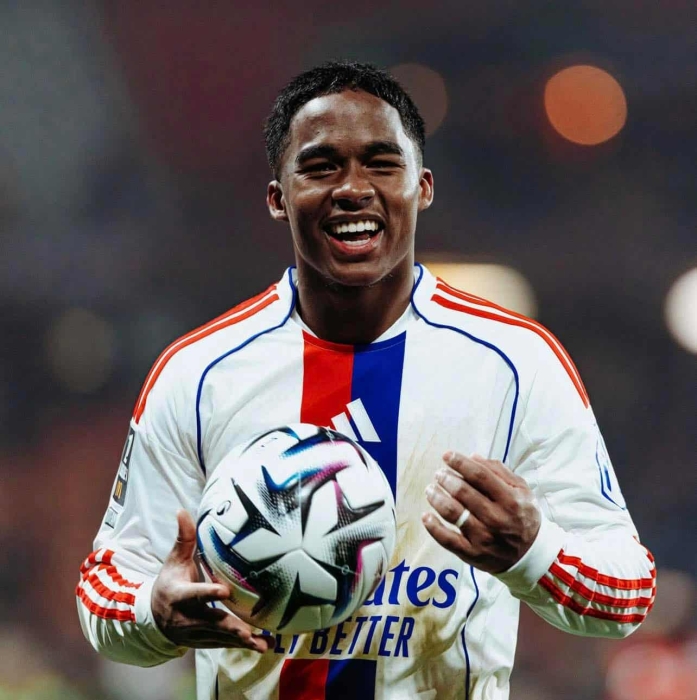 أندريك يحرز هاتريك في مرمى ميتز بالدوري الفرنسي