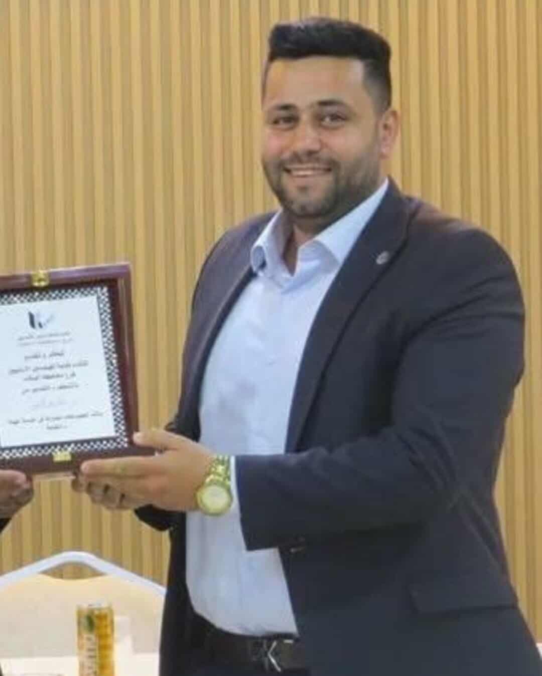 ناهض البقور يهنئ المهندس طارق فواز البقور بتوليه منصب مدير تنسيق الخدمات في وزارة الأشغال