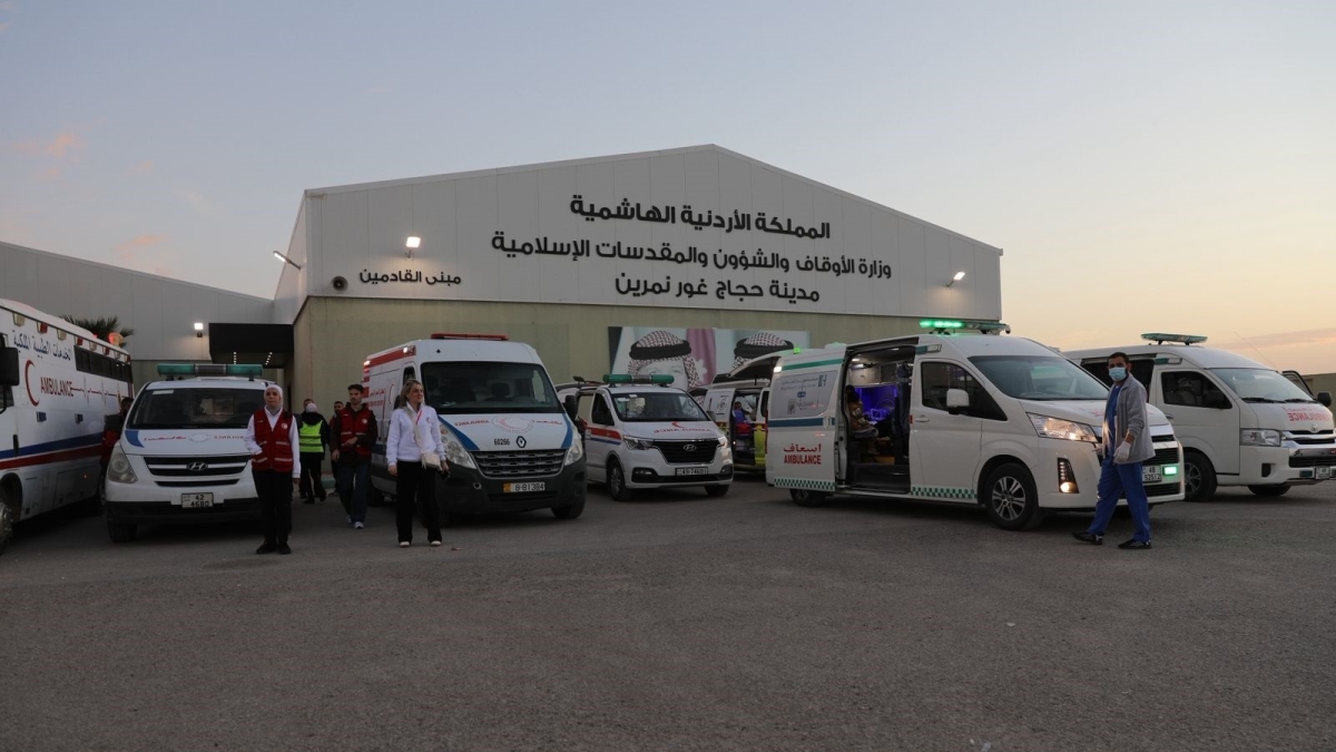القوات المسلحة الأردنية تُجلي دفعة جديدة من أطفال غزة المرضى للعلاج في المملكة....صور