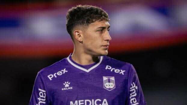 برشلونة يضم الظهير الأوروغوياني باتريسيو باسيفيكو على سبيل الإعارة