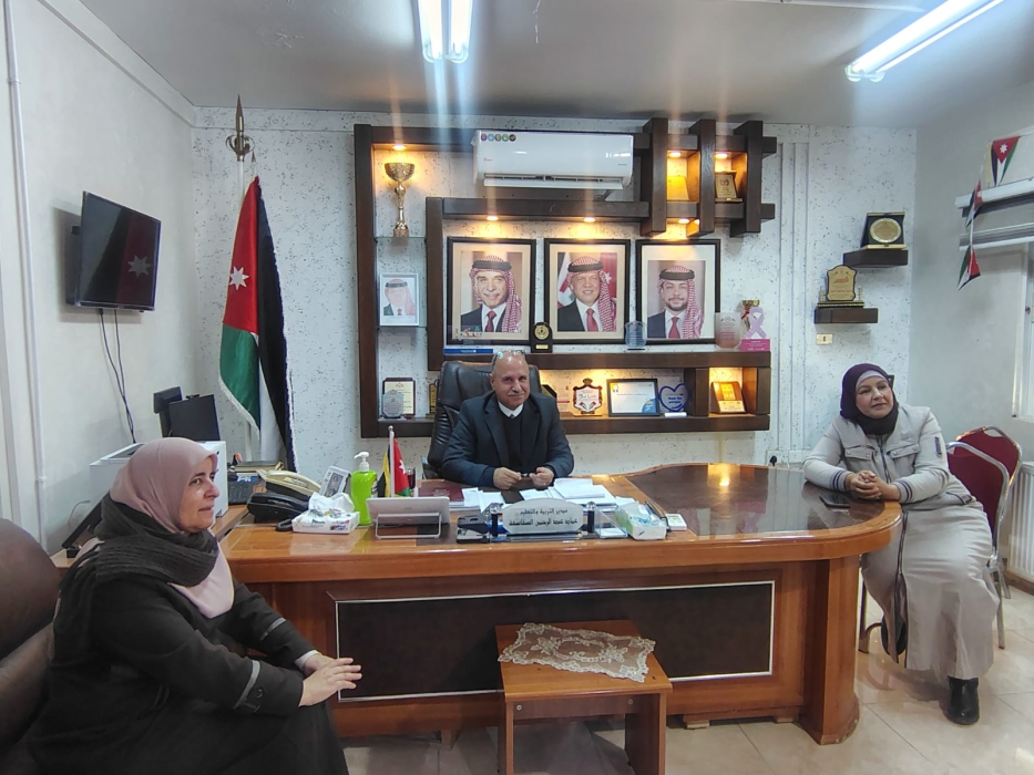 السفاسفة  يعقد اجتماع مع قسم الاشراف التربوي