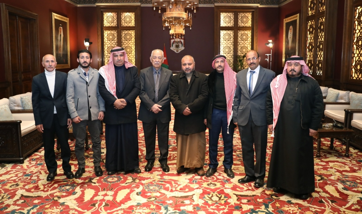 رئيس الديوان الملكي خلال لقائه فعاليات مجتمعية وشبابية...صور