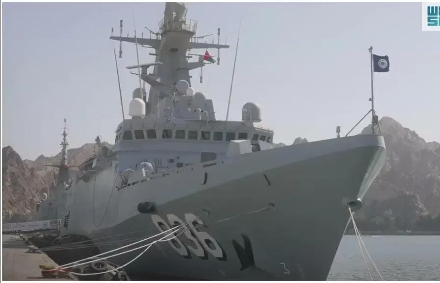 تحركات عسكرية كبرى للقوات البحرية السعودية والعمانية