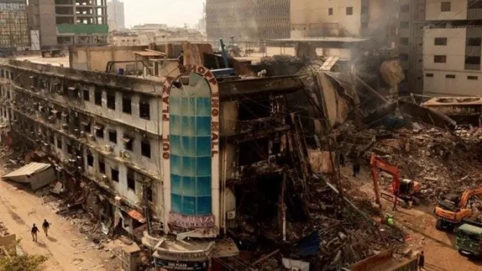 باكستان تعلن نتائج التحقيقات النهائية في حريق «جول بلازا»