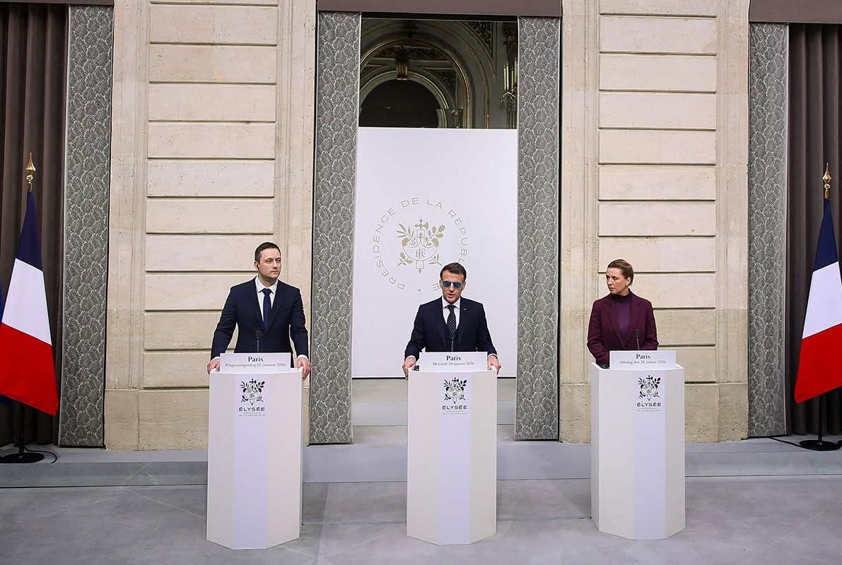 الرئيس الفرنسي يطالب أوروبا بـصحوة استراتيجية على خلفية أزمة غرينلاند