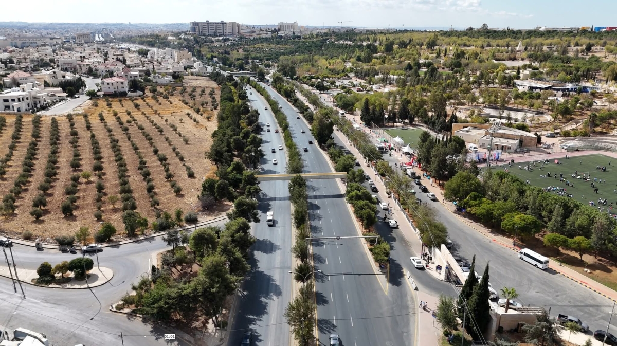 إعادة تأهيل جسري مشاة في شارع الملك عبدالله الثاني مساء اليوم