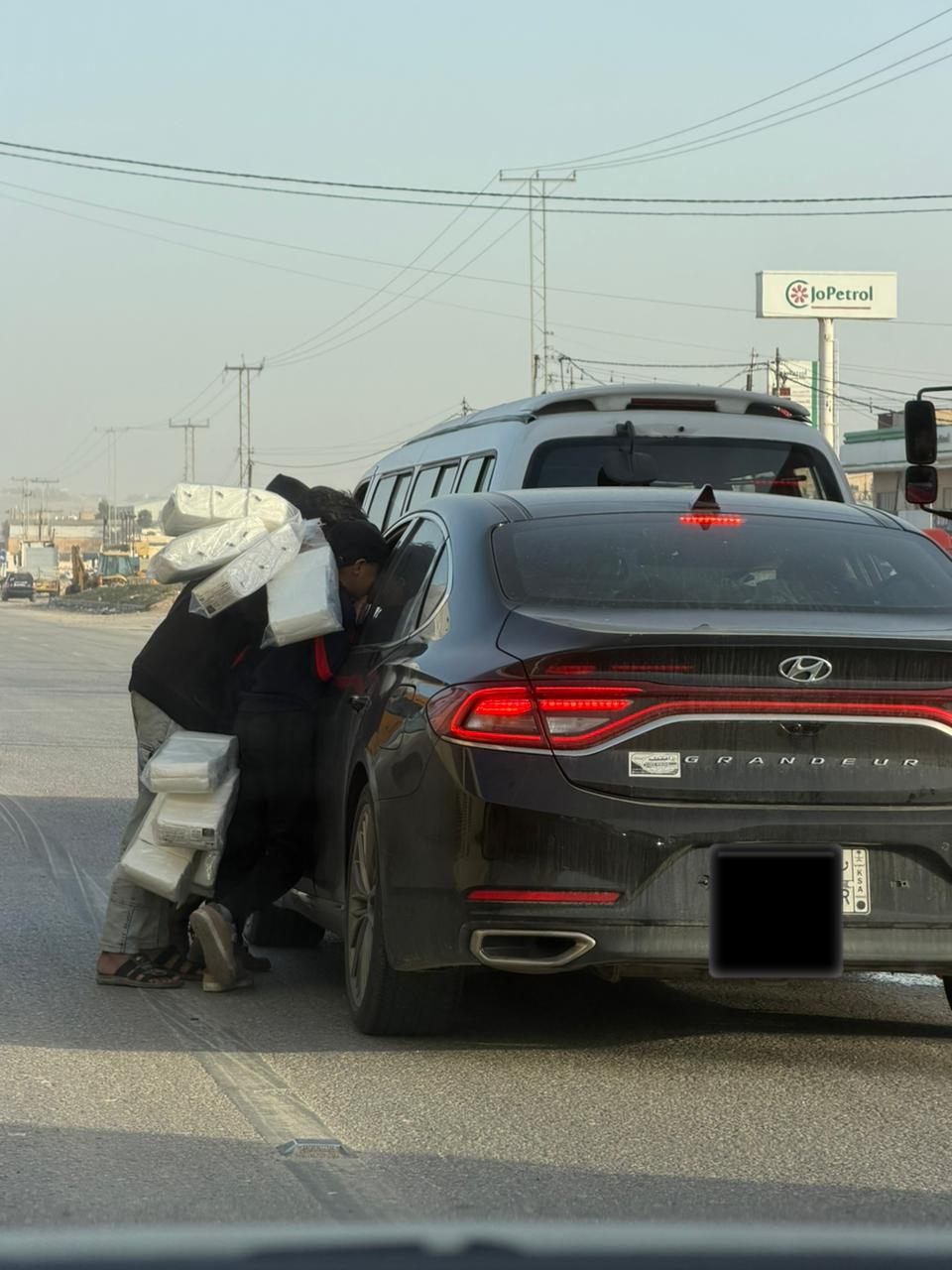 ظاهرة مقلقة عند إشارة الفيصلية بلواء الموقر… مسؤولية جماعية وحلّ مطلوب