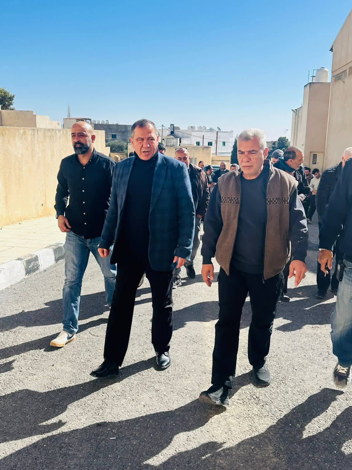 بني ياسين يتابع أعمال التشجير في سوف ودير الليات  صور