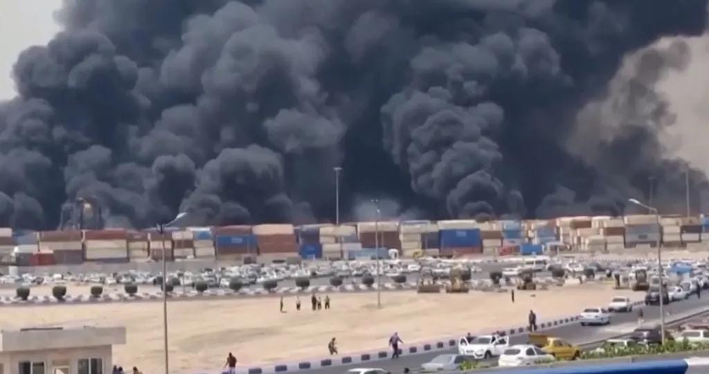 انفجار بندر عباس يثير الجدل.. الحرس الثوري ينفي هجومًا ويكشف السبب الحقيقي