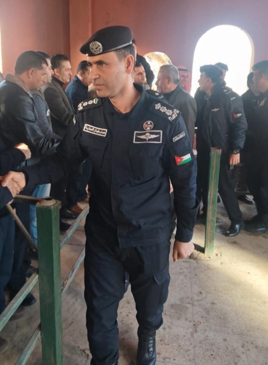 الأمن العام يُشارك بتشييع جثمان والد العقيد المتقاعد ايمن  العزام