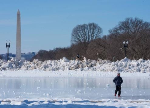 90 قتيلاً حصيلة ضحايا العاصفة الجليدية في الولايات المتحدة الأمريكية