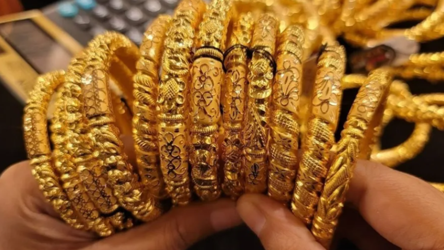 تكهنات الأسعار تُربك السوق المحلي بعد هبوط تاريخي للذهب