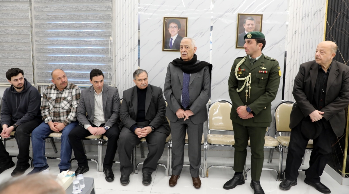 مندوبا عن الملك وولي العهد.. العيسوي يعزي عشائر الشيشاني وحجازي وأبو السمك...صور