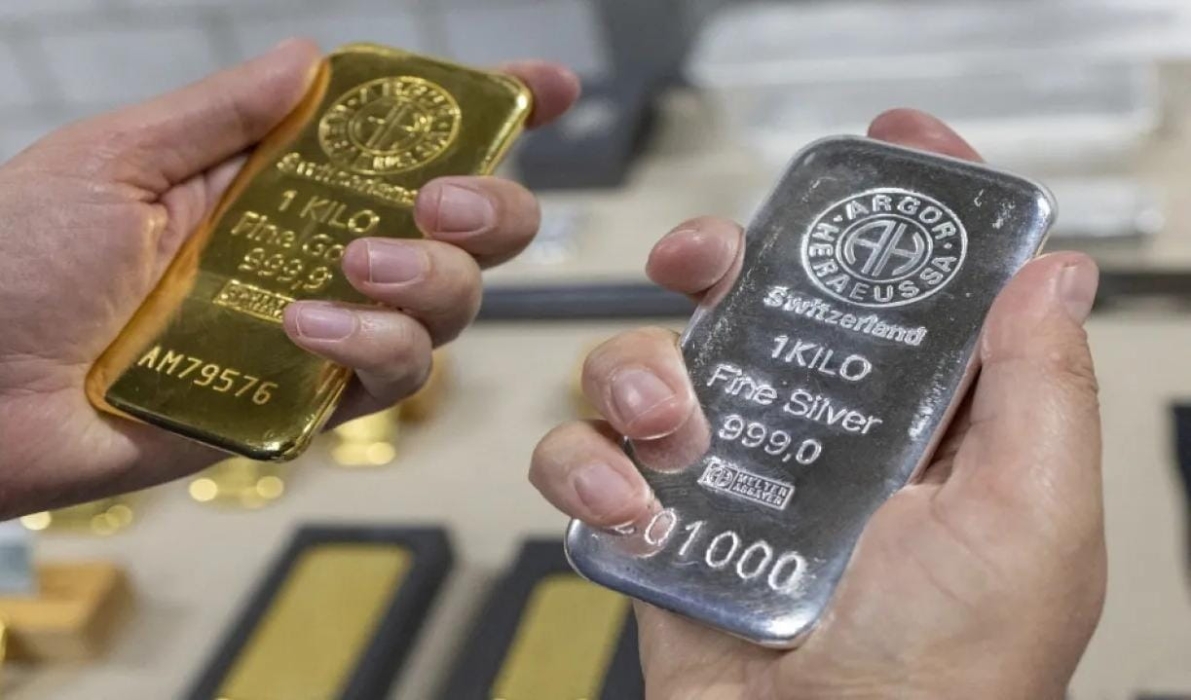 الذهب والفضة يواصلان الهبوط مع زيادة عمليات البيع