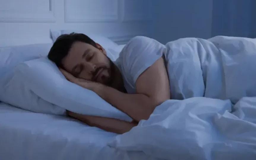 دراسة: السهر يزيد خطر الإصابة بأمراض القلب بنسبة 16